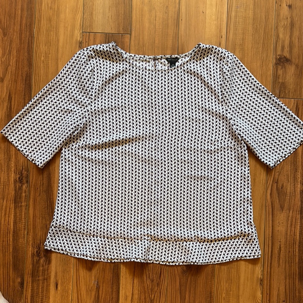 Ann Taylor Boxy Burgundy and White Blouse with Short Sleeves